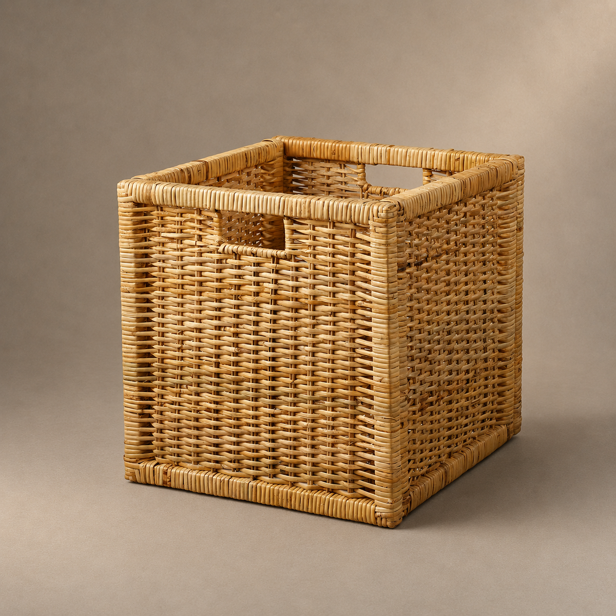 Panier rangement en osier lissées